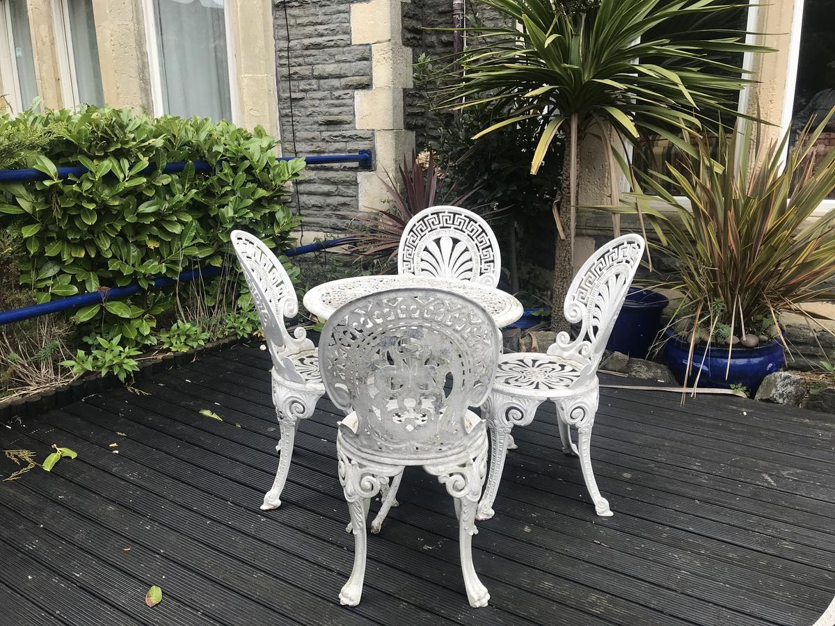 Oyo Maggie Jones Guest House Cardiff Eksteriør bilde