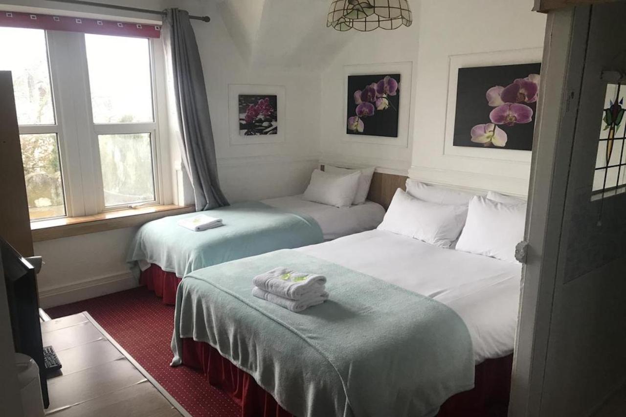 Oyo Maggie Jones Guest House Cardiff Eksteriør bilde